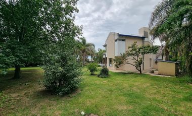 Venta Casa Quinta 3 Dormitorios en Roldán con Pileta