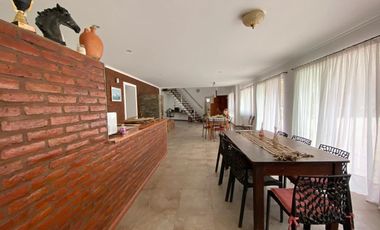 Venta Casa Quinta 3 Dormitorios en Roldán con Pileta