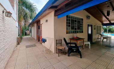 Venta Casa Quinta 3 Dormitorios en Roldán con Pileta