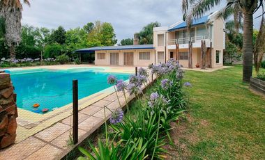 Venta Casa Quinta 3 Dormitorios en Roldán con Pileta