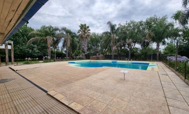 Venta Casa Quinta 3 Dormitorios en Roldán con Pileta