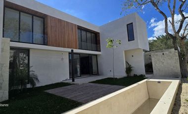 MODERNA RESIDENCIA CON SPA DENTRO DE YUCATAN COUNTRY CLUB