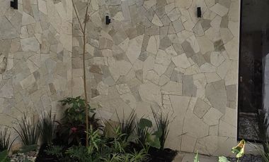 MODERNA RESIDENCIA CON SPA DENTRO DE YUCATAN COUNTRY CLUB