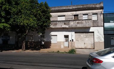 Gran Terreno c/construcción  a Reciclar Demoler