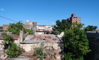 Gran Terreno c/construcción  a Reciclar Demoler