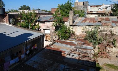 Gran Terreno c/construcción  a Reciclar Demoler