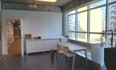 EXCELENTE OFICINA EN TORRE 550m2 , INSTALADA P/ENTRAR, PISO TÉCNICO, COCHERAS, SEGURIDAD 24hs