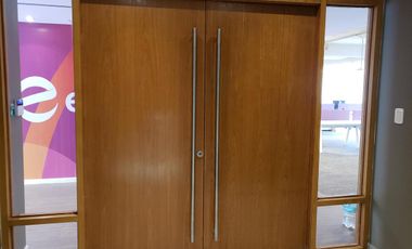 EXCELENTE OFICINA EN TORRE 550m2 , INSTALADA P/ENTRAR, PISO TÉCNICO, COCHERAS, SEGURIDAD 24hs