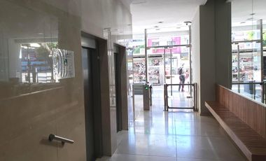EXCELENTE OFICINA EN TORRE 550m2 , INSTALADA P/ENTRAR, PISO TÉCNICO, COCHERAS, SEGURIDAD 24hs