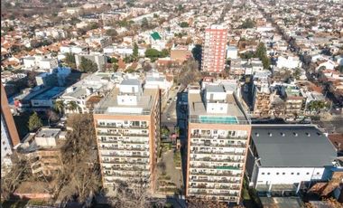 Departamento Sobre Av. Centenario Con Excelente Ubicación