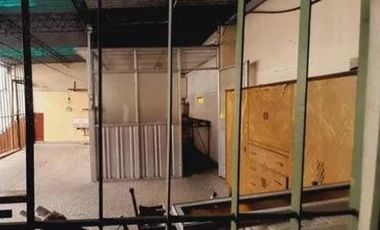 Casa en alquiler - 4 Dormitorios 2 Baños -300Mts2 - Caballito