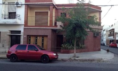 Casa en alquiler - 4 Dormitorios 2 Baños -300Mts2 - Caballito