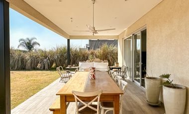 Casa en  alquiler anual en Escobar- Barrio Acacias- Puertos del Lago
