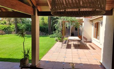 Casa en Alquiler  Pacheco Golf Club 4 dormitorios con jardin y pileta