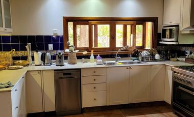 Casa en Alquiler  Pacheco Golf Club 4 dormitorios con jardin y pileta
