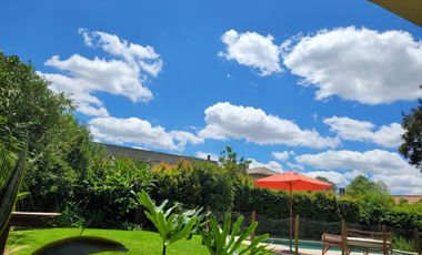 Casa en Alquiler  Pacheco Golf Club 4 dormitorios con jardin y pileta