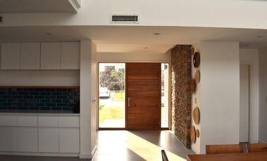 ALQUILER - CASA A LAGUNA - SAN BENITO - VILLANUEVA - BENAVIDEZ