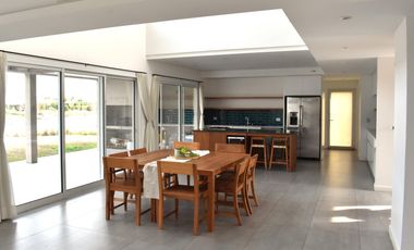 ALQUILER - CASA A LAGUNA - SAN BENITO - VILLANUEVA - BENAVIDEZ