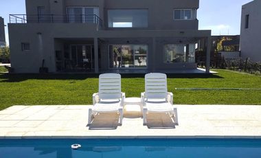 ALQUILER - CASA A LAGUNA - SAN BENITO - VILLANUEVA - BENAVIDEZ