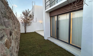 CASA EN RENTA EL MOLINO RESIDENCIAL & GOLF