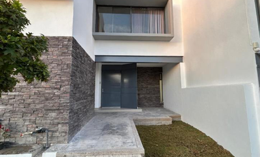 CASA EN RENTA EL MOLINO RESIDENCIAL & GOLF
