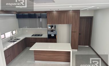 CASA EN VENTA EN FRACCIONAMIENTO DENALI