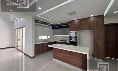 CASA EN VENTA EN FRACCIONAMIENTO DENALI
