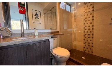 Vendo lindo apartamento con excelentes zonas verdes.