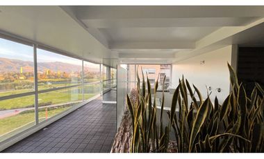 Vendo lindo apartamento con excelentes zonas verdes.