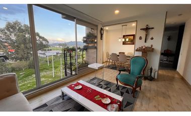 Vendo lindo apartamento con excelentes zonas verdes.