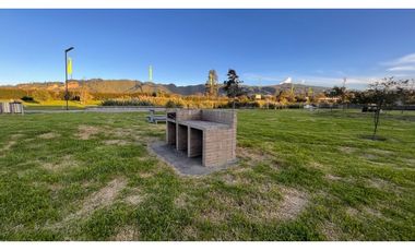 Vendo lindo apartamento con excelentes zonas verdes.