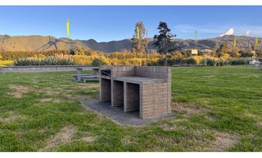 Vendo lindo apartamento con excelentes zonas verdes.