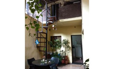 MORENO 1512. Interna dos Dormitorios. EXCELENTE UBICACION.