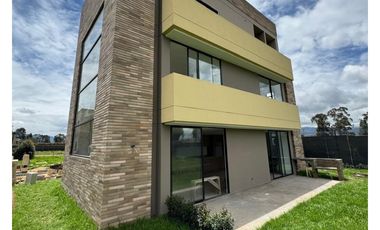 Casa para estrenar en venta en Chía