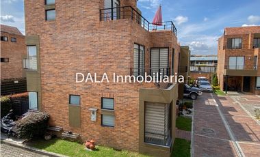 SE ARRIENDA CASA EN COTA CUNDINAMARCA
