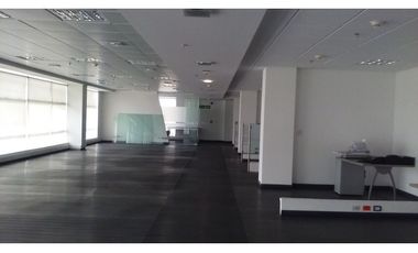 Arrienda Oficinas Autopista Medellín 2.132 M2