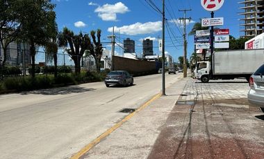 TERRENO EN RENTA EN VIA ATLIXCAYOTL