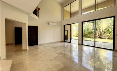 COSTA DEL ESTE / PASEO DEL PARQUE / 1045 M2 / 3 HABITACION