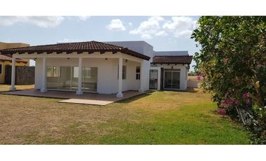 PLAYA MALIBU / RES. MALIBU VILLAS / 890m2 / 2 HABITACIONES / VACIO