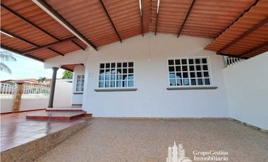 ALQUILER CASA 4 RECMARAS EN BRISAS DEL GOLF KAF