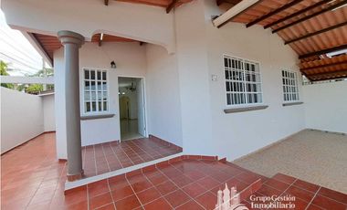 ALQUILER CASA 4 RECMARAS EN BRISAS DEL GOLF KAF