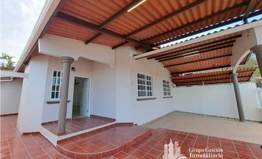 ALQUILER CASA 4 RECMARAS EN BRISAS DEL GOLF KAF