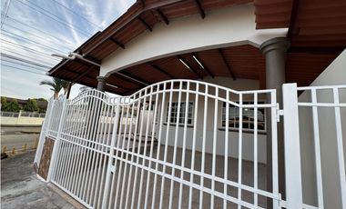 ALQUILER CASA 4 RECMARAS EN BRISAS DEL GOLF KAF