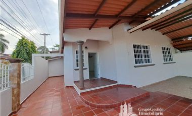 ALQUILER CASA 4 RECMARAS EN BRISAS DEL GOLF KAF