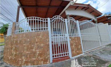 ALQUILER CASA 4 RECMARAS EN BRISAS DEL GOLF KAF