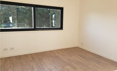 VENTA/ CHALET A ESTRENAR  DE 4 AMBIENTES EN 2 PLANTAS / MAR DEL PLATA