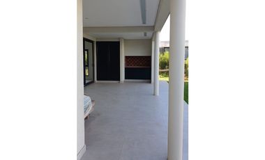 VENTA/ CHALET A ESTRENAR  DE 4 AMBIENTES EN 2 PLANTAS / MAR DEL PLATA