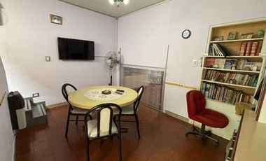 Casa PH en venta en Lanus Oeste