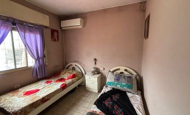 Casa PH en venta en Lanus Oeste