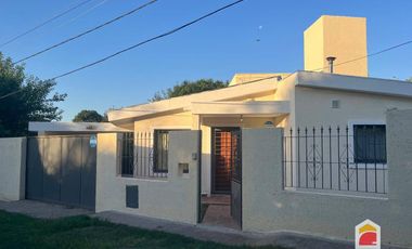 Casa en alquiler de 3 dormitorios  en Villa Allende